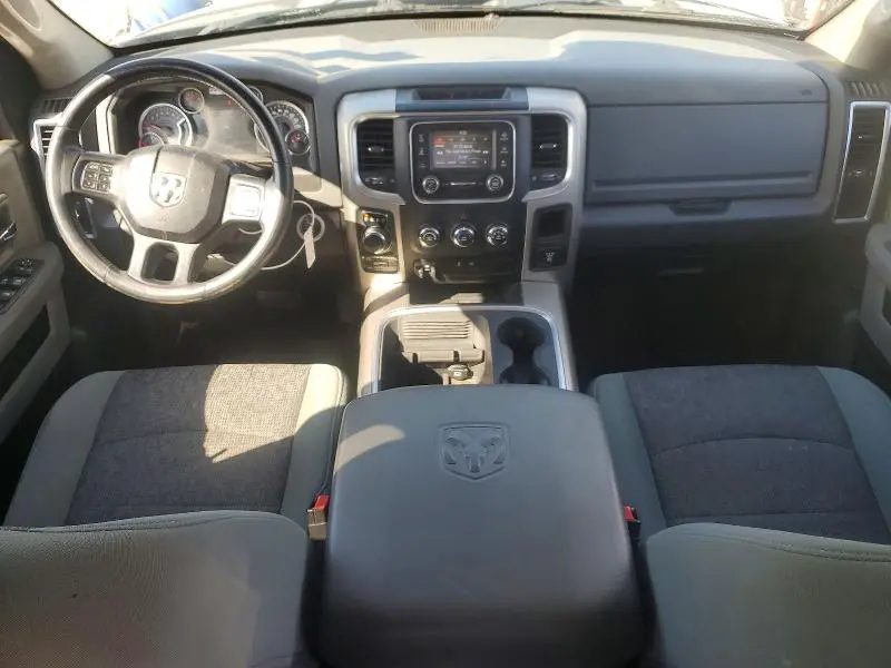 2015 RAM 1500 SLT  