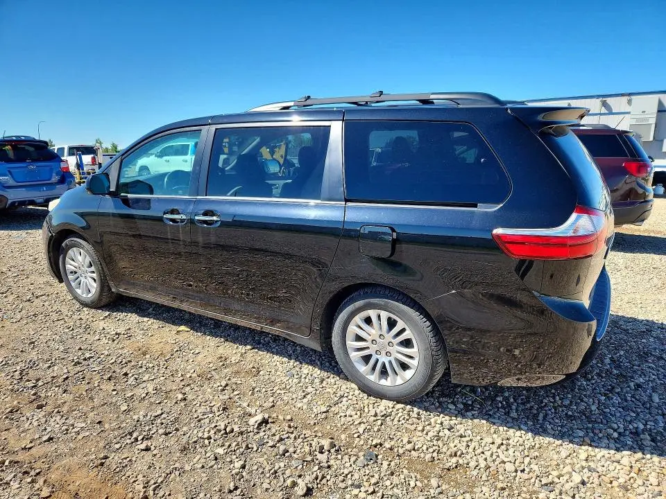 2015 TOYOTA SIENNA XLE 8-PASSENGER  