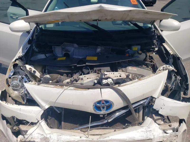 2012 TOYOTA PRIUS V TWO  
