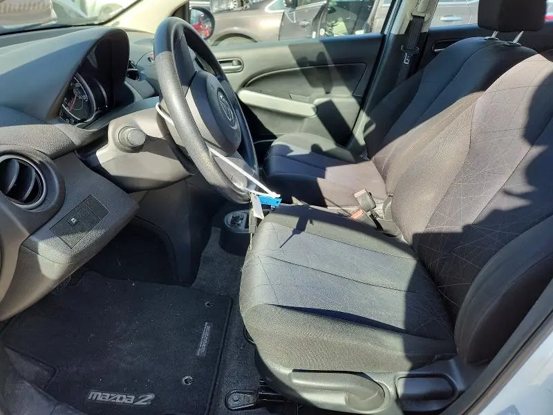 2011 MAZDA MAZDA2   