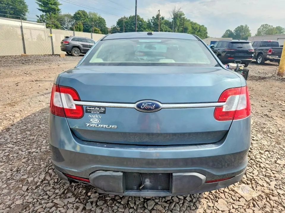 2010 FORD TAURUS SE  