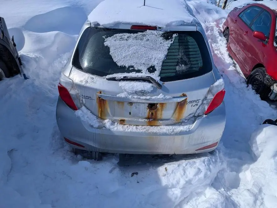 2013 TOYOTA YARIS 5-DOOR L  