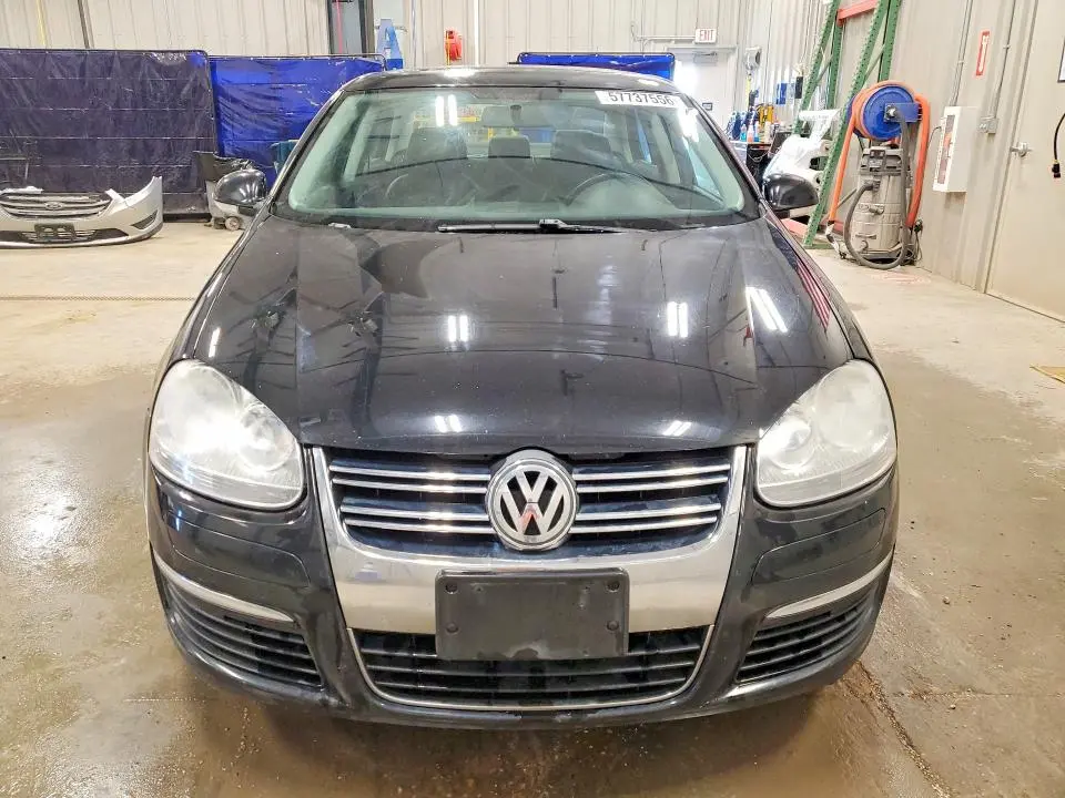 2010 VOLKSWAGEN JETTA SE  