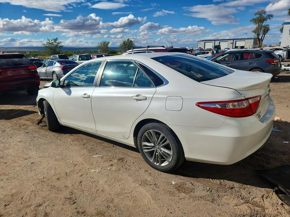 2017 TOYOTA CAMRY SE  