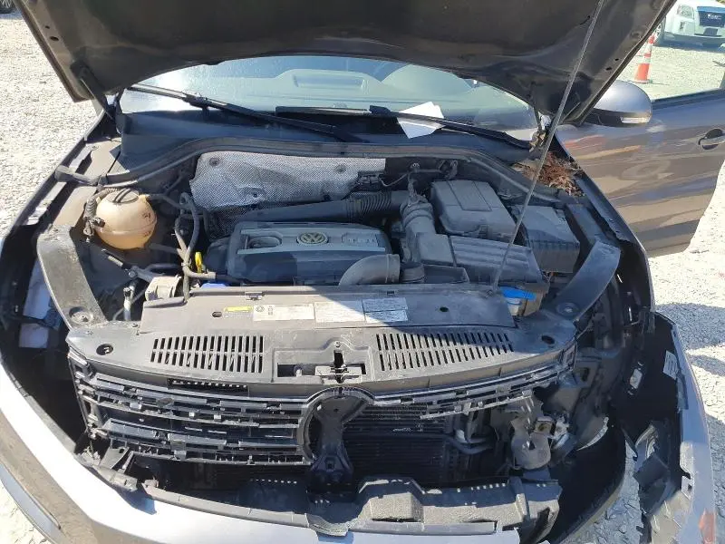 2016 VOLKSWAGEN TIGUAN S  