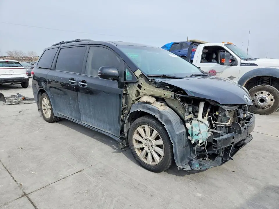 2012 TOYOTA SIENNA LIMITED 7-PASSENGER  