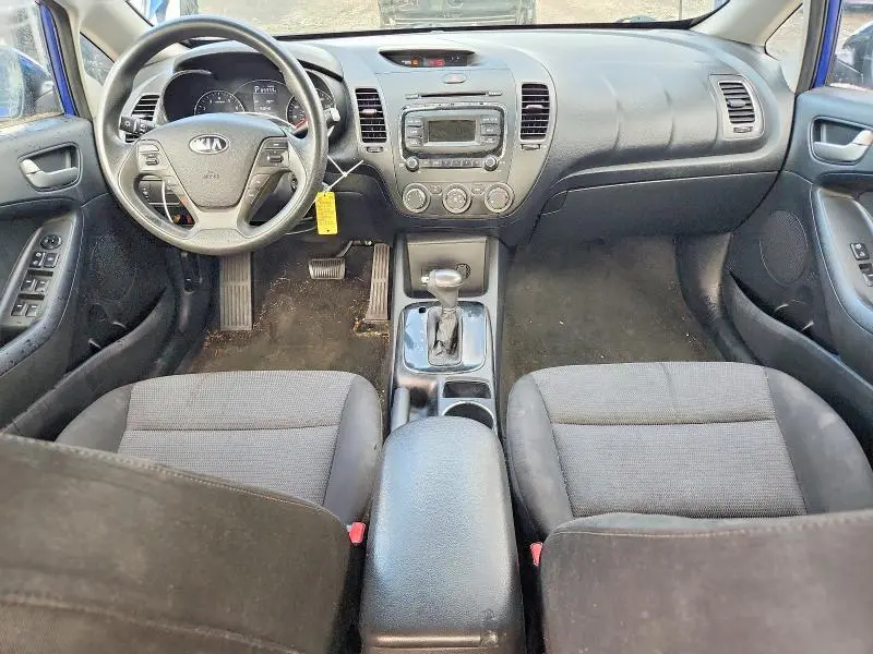 2017 KIA FORTE LX  