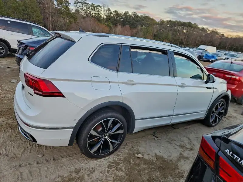2023 VOLKSWAGEN TIGUAN SEL R-LINE BLACK  