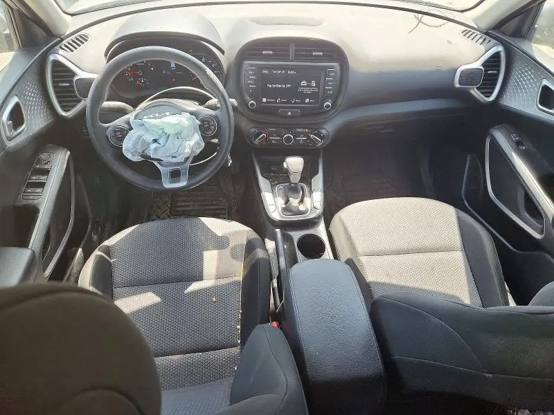 2022 KIA SOUL LX  