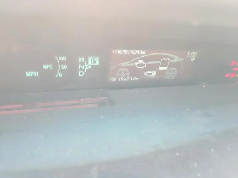 2010 TOYOTA PRIUS III  