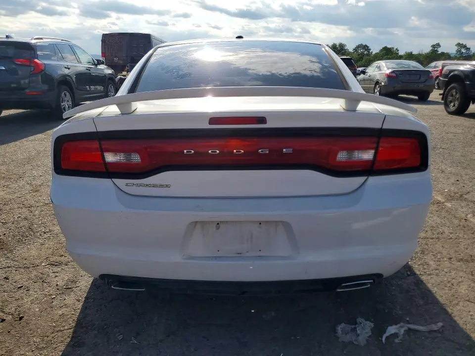 2013 DODGE CHARGER SE  