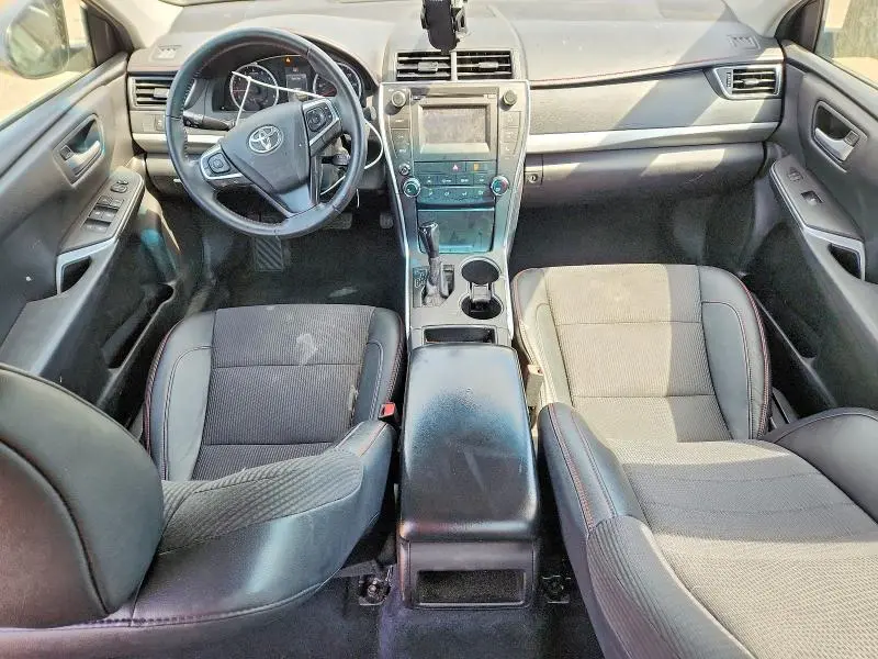 2017 TOYOTA CAMRY SE  