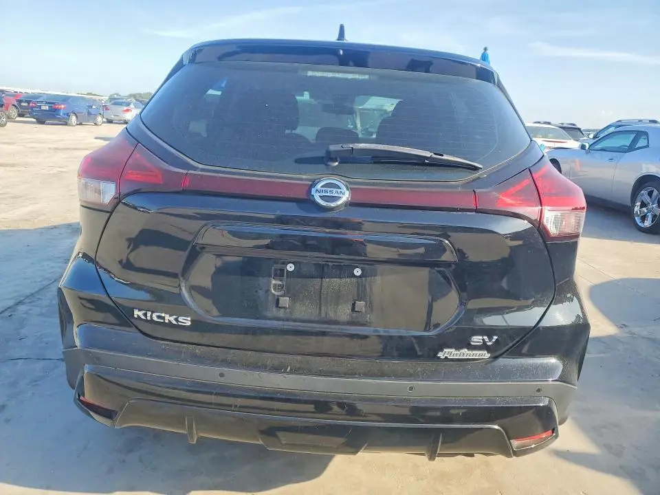 2021 NISSAN KICKS SV  