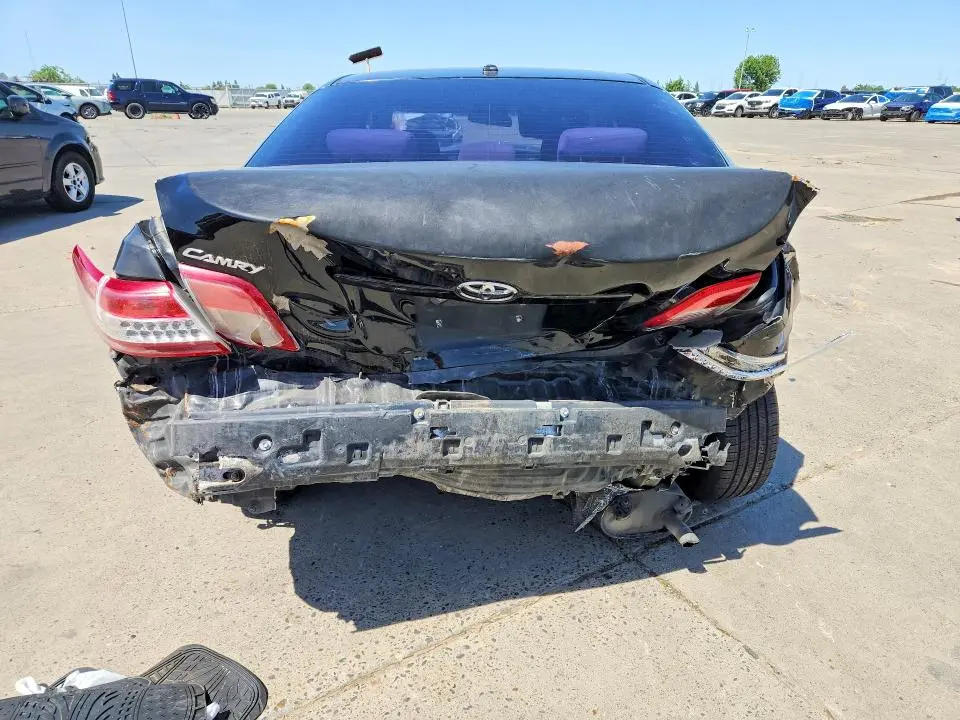 2010 TOYOTA CAMRY LE  