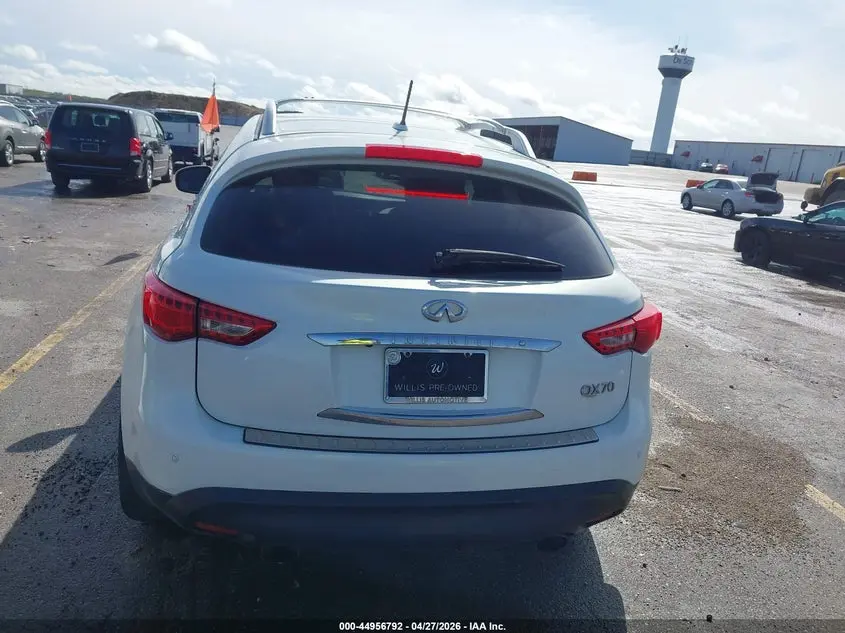 2014 INFINITI QX70  