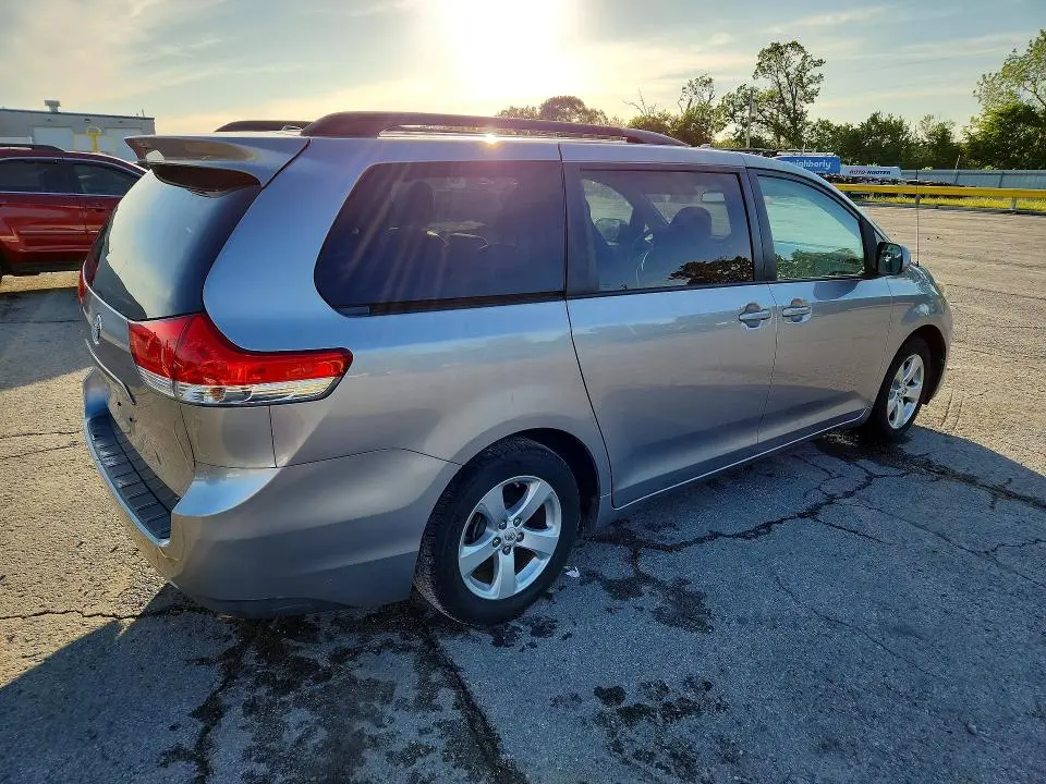 2012 TOYOTA SIENNA LE  
