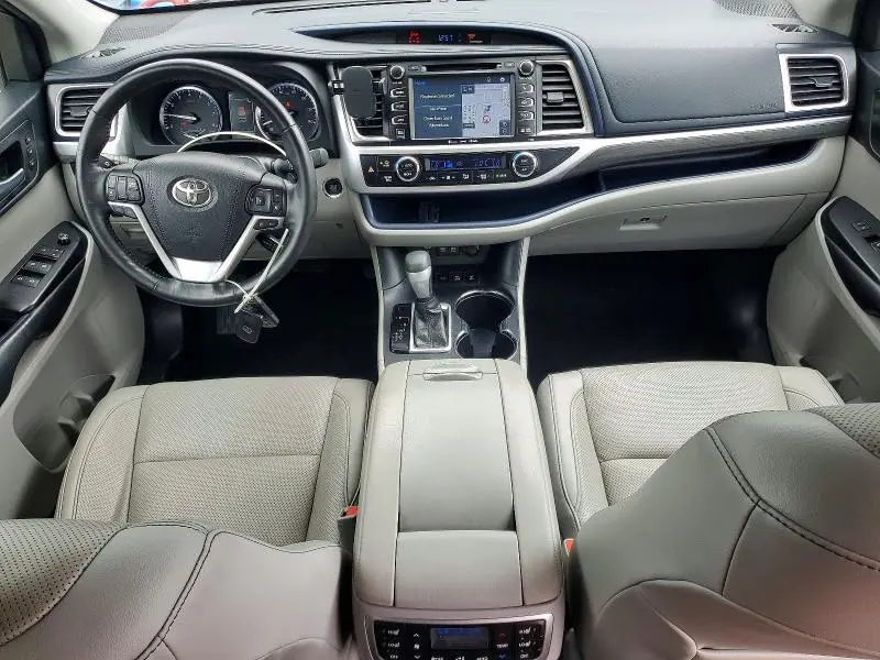2017 TOYOTA HIGHLANDER LIMITED PLATINUM  