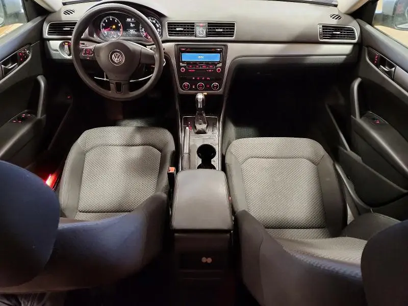 2012 VOLKSWAGEN PASSAT S  