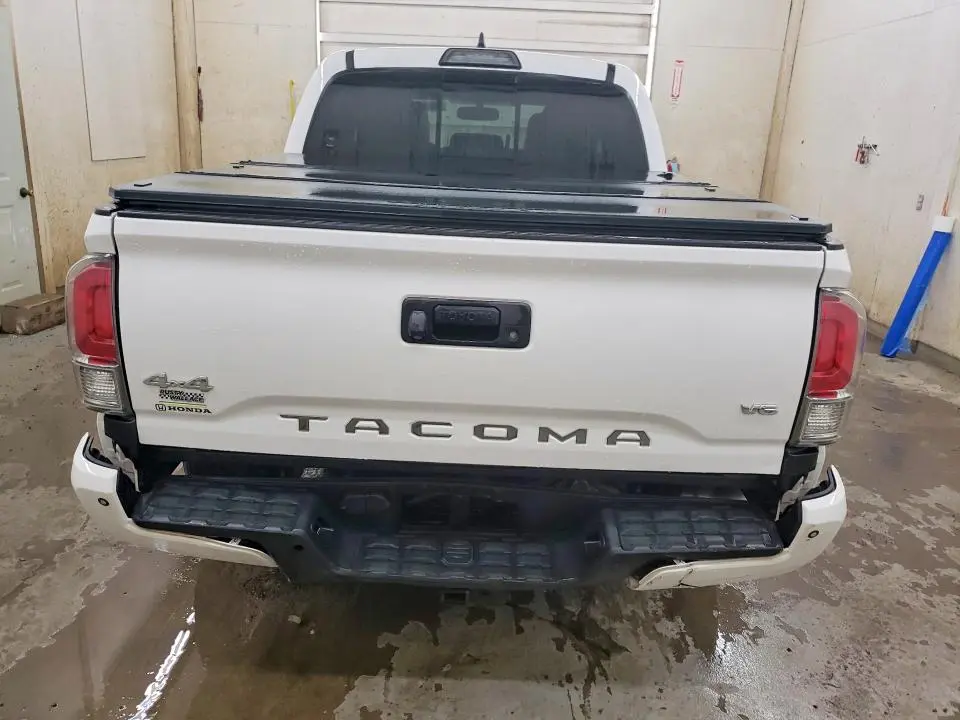 2017 TOYOTA TACOMA LIMITED  