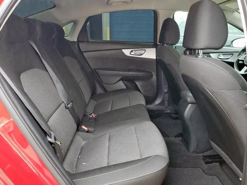 2023 KIA FORTE LX  