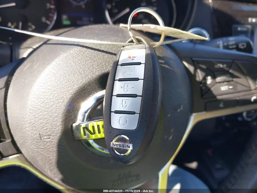 2019 NISSAN ROGUE SV