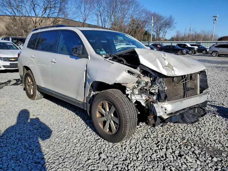 2013 TOYOTA HIGHLANDER BASE  