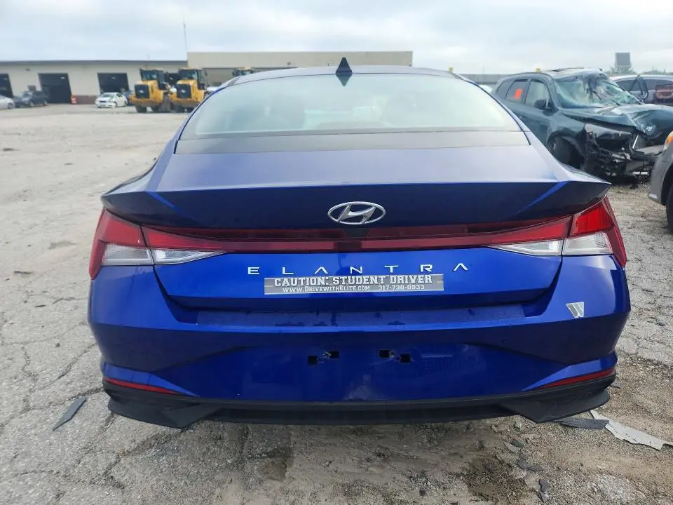 2023 HYUNDAI ELANTRA SE  