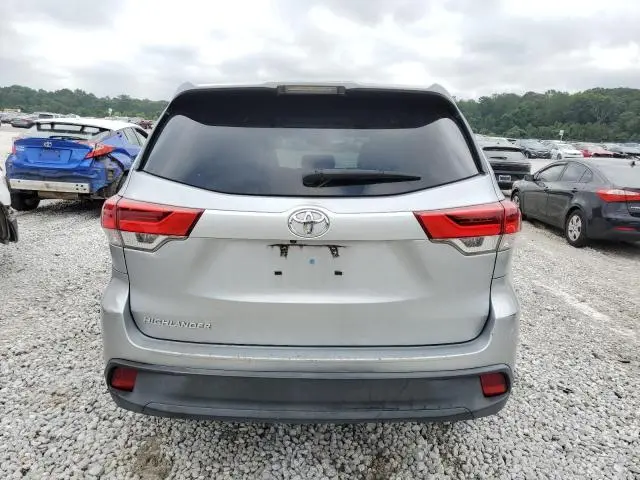 2018 TOYOTA HIGHLANDER LE  
