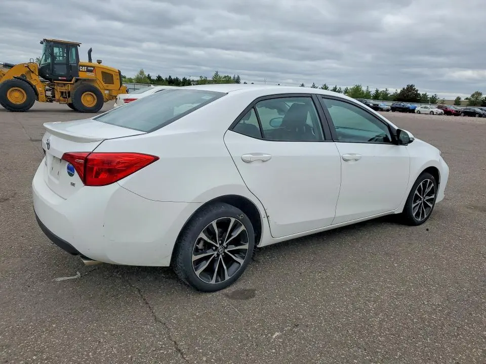 2017 TOYOTA COROLLA SE  