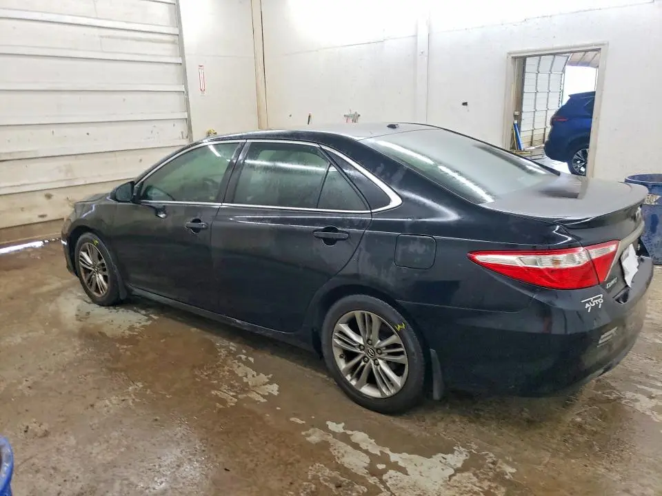 2016 TOYOTA CAMRY SE  