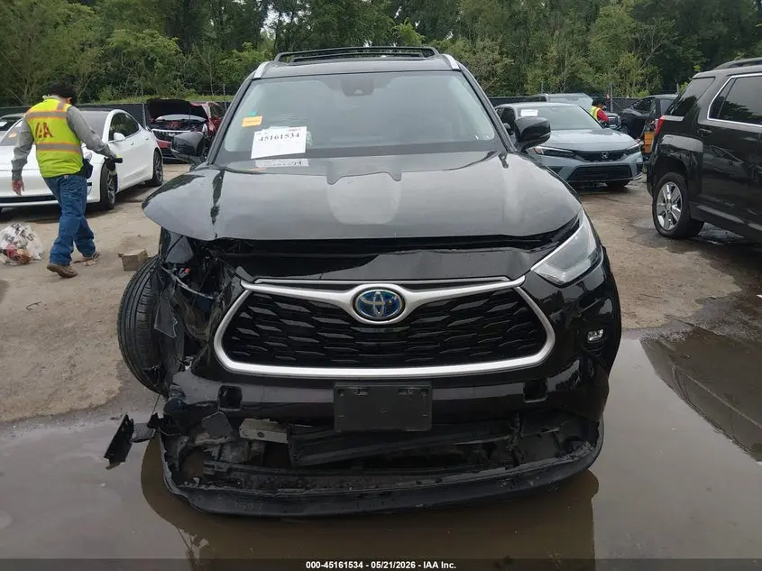 2022 TOYOTA HIGHLANDER HYBRID XLE