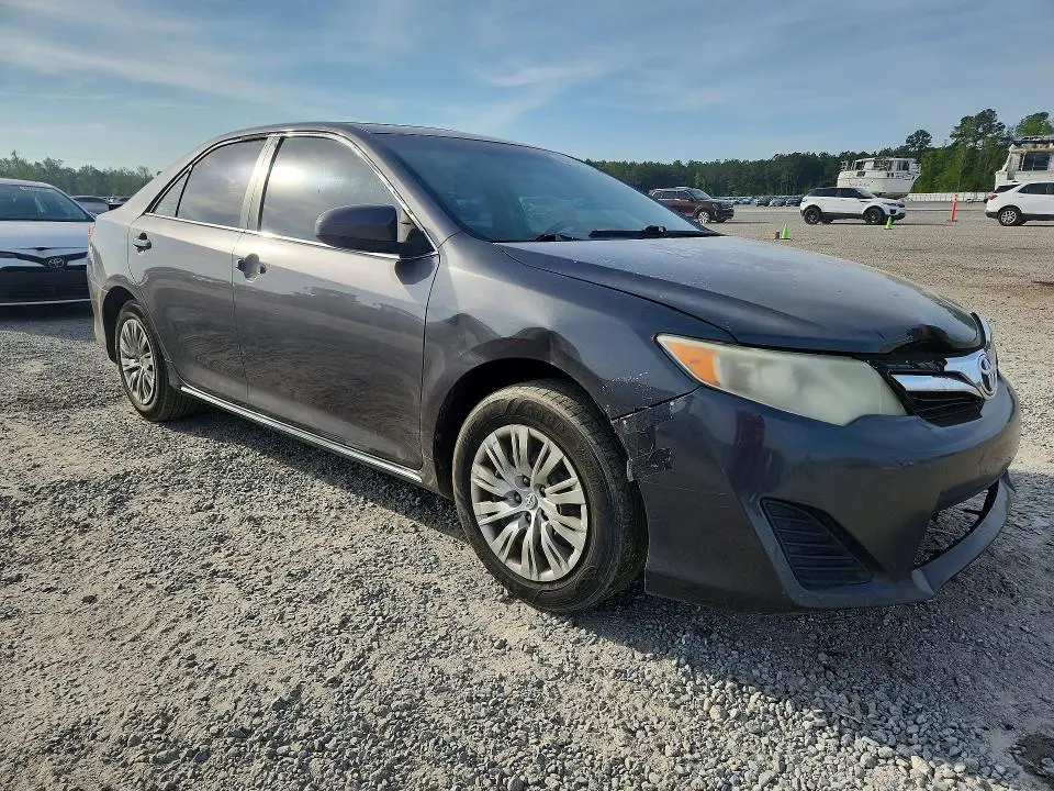 2014 TOYOTA CAMRY LE  