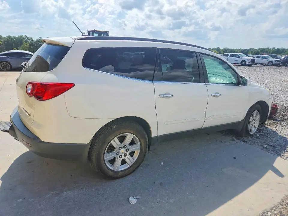 2010 CHEVROLET TRAVERSE LT  