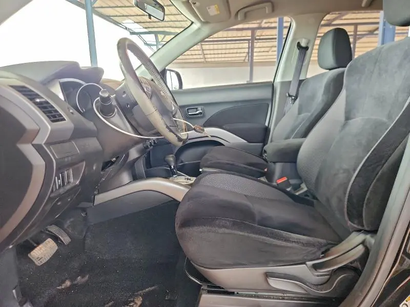 2011 MITSUBISHI OUTLANDER ES  