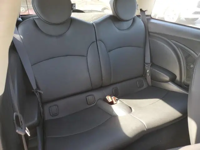 2011 MINI COOPER 