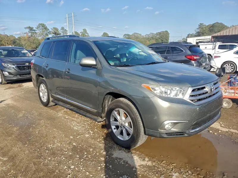 2011 TOYOTA HIGHLANDER BASE  