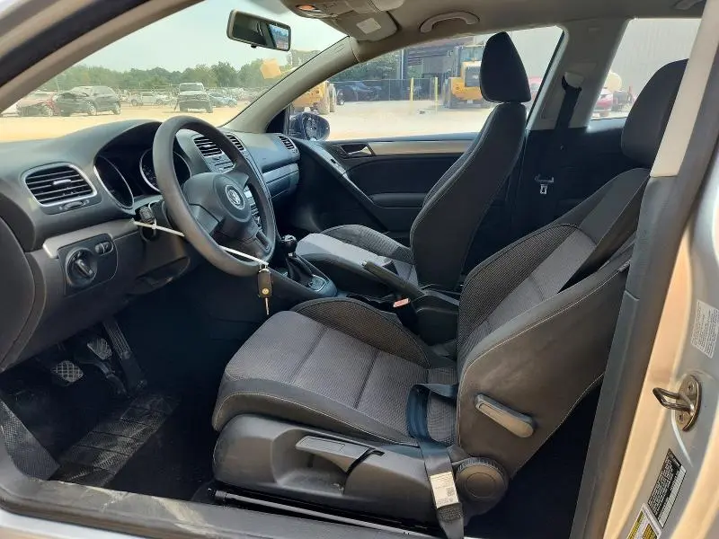 2010 VOLKSWAGEN GOLF   