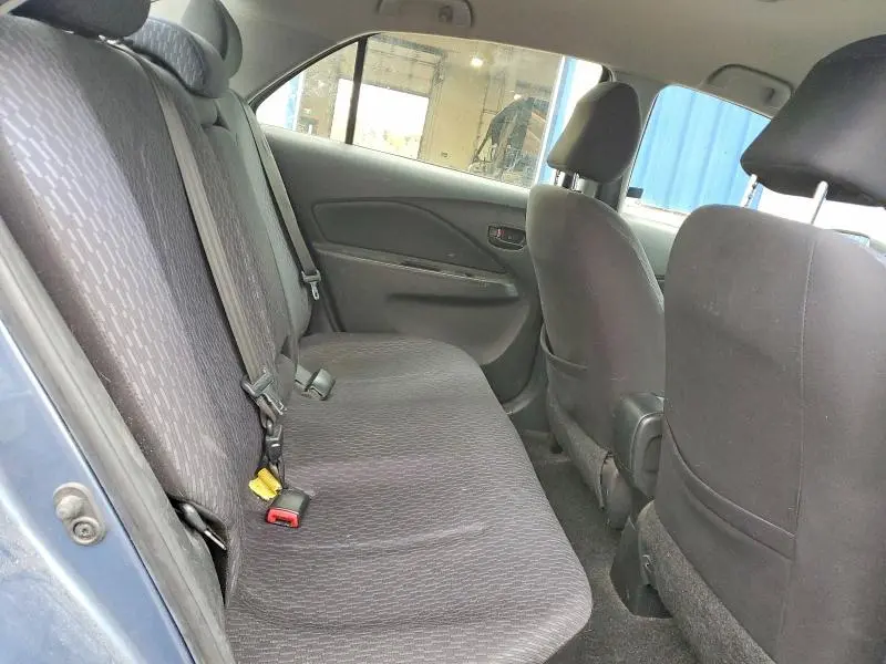 2011 TOYOTA YARIS BASE  