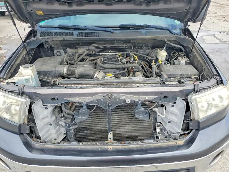 2011 TOYOTA TUNDRA CREWMAX SR5  