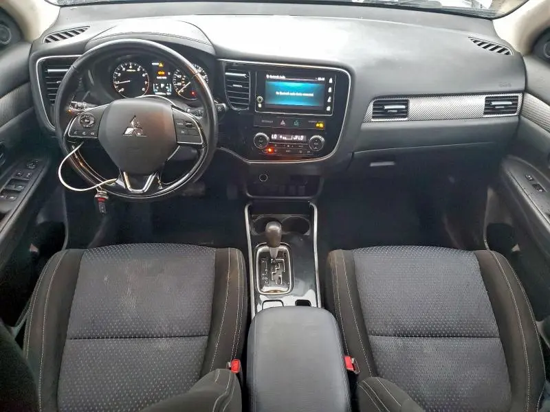 2017 MITSUBISHI OUTLANDER SE  