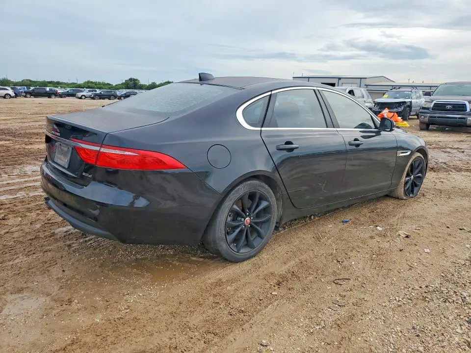 2017 JAGUAR XF PREMIUM  