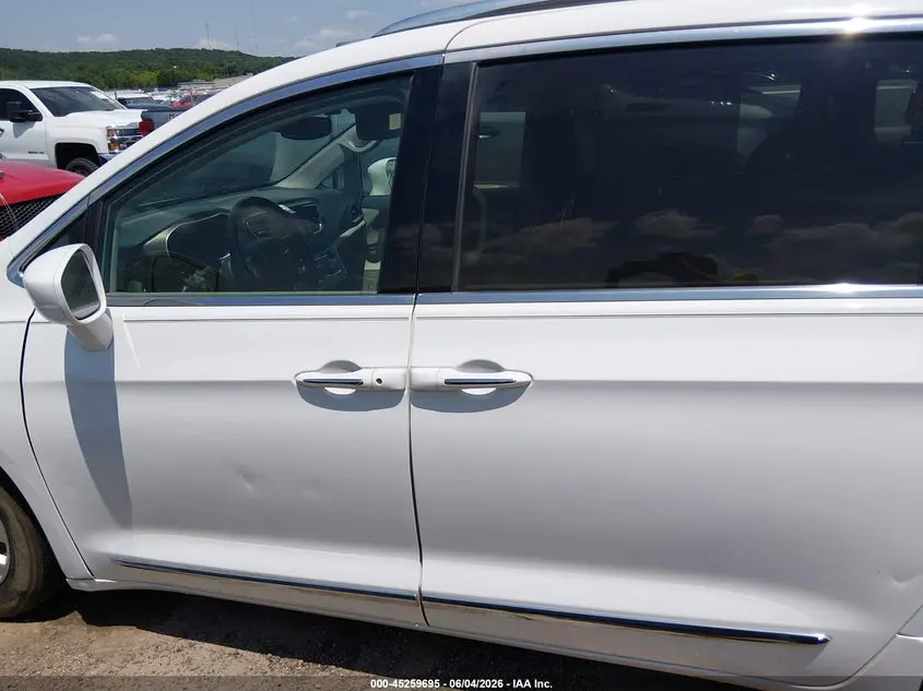 2019 CHRYSLER PACIFICA TOURING L