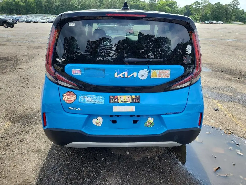 2023 KIA SOUL S  