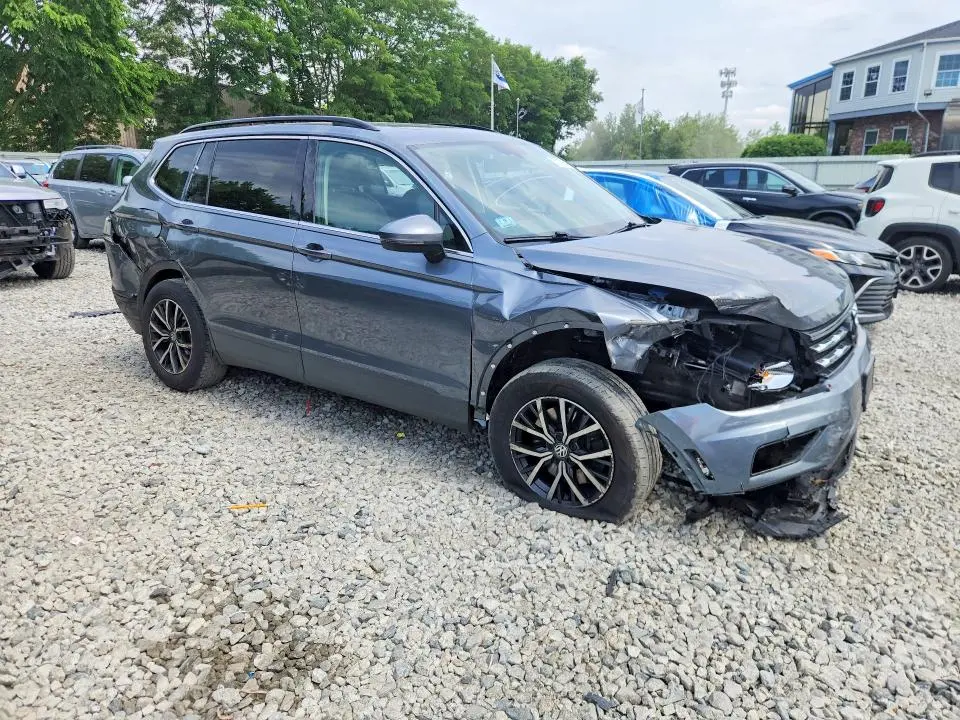 2019 VOLKSWAGEN TIGUAN SE  