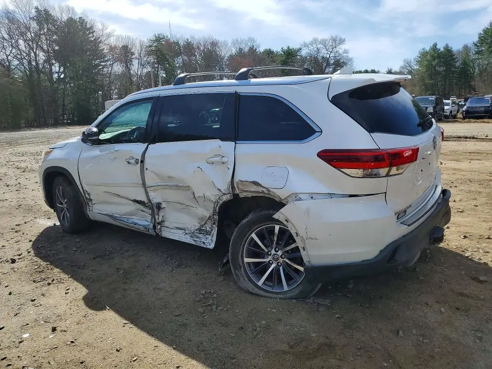 2017 TOYOTA HIGHLANDER XLE  