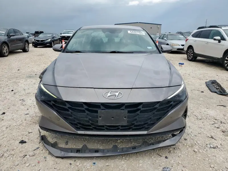 2023 HYUNDAI ELANTRA SE  