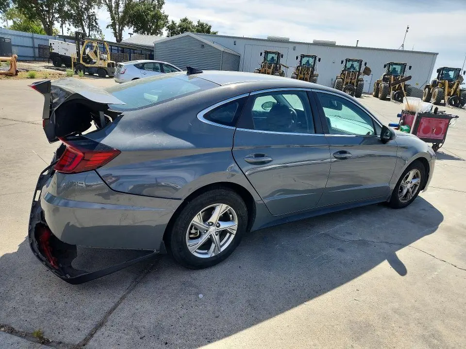 2022 HYUNDAI SONATA SE  
