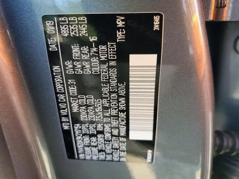 2019 VOLVO XC40 T5 MOMENTUM  