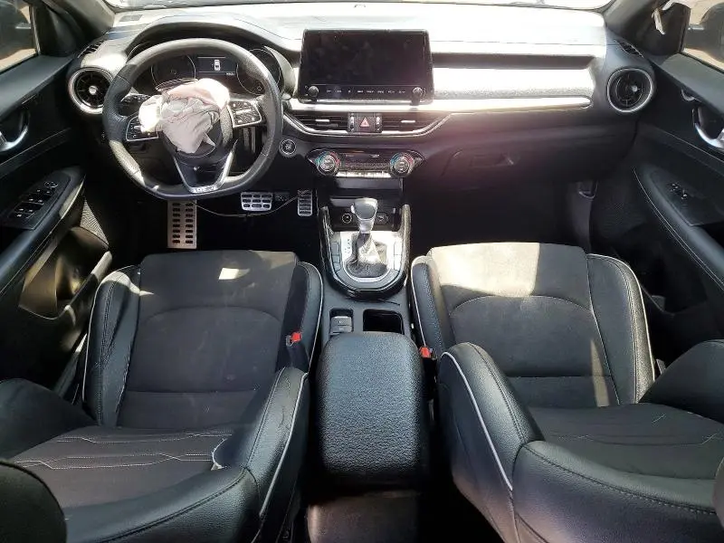 2024 KIA FORTE GT LINE  