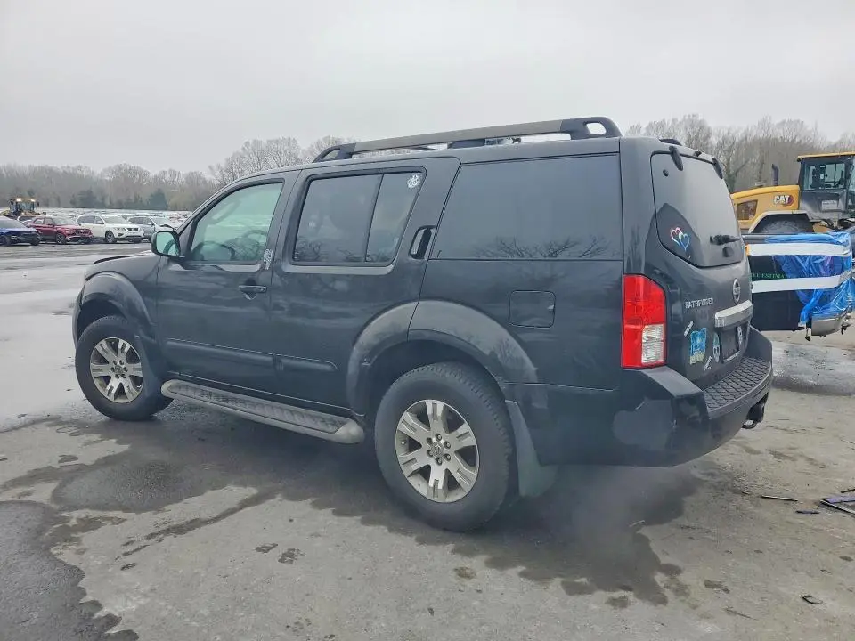 2010 NISSAN PATHFINDER S  